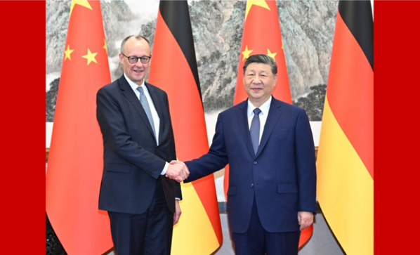习近平会见德国总理默茨