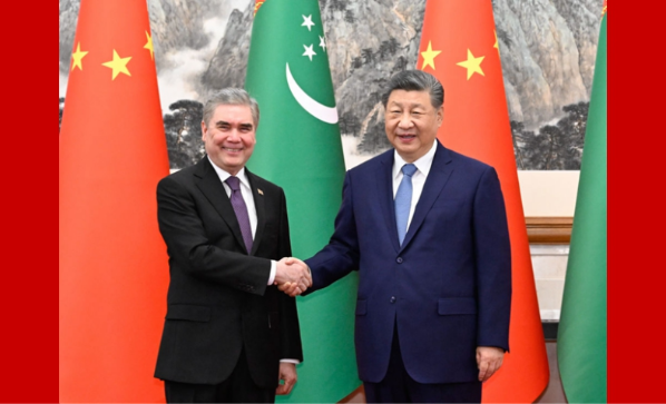 习近平会见土库曼斯坦民族领袖、人民委员会主席别尔德穆哈梅多夫