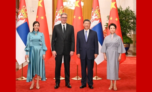 习近平同塞尔维亚总统武契奇举行会谈