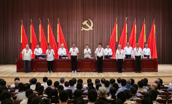 司法部举行直属机关“两优一先”表彰大会 暨学习教育专题党课